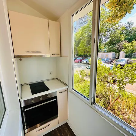 Lazur  Cozy One-bed Flat In Apartment *