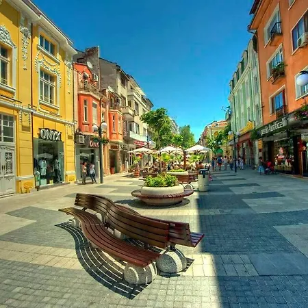 Lazur  Cozy One-bed Flat In Apartment