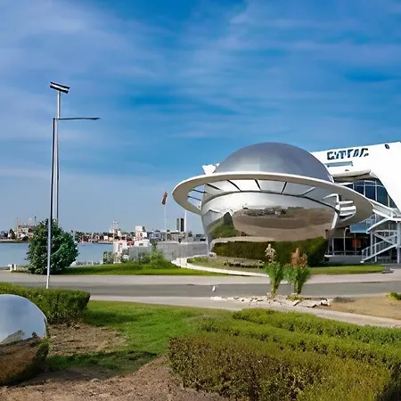 Lazur  Cozy One-bed Flat In