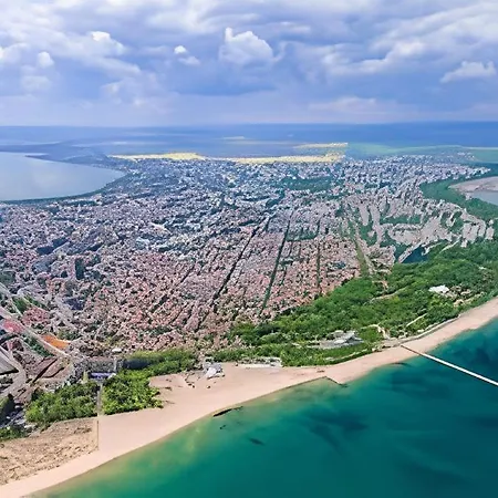 Lazur  Cozy One-bed Flat In Apartment *