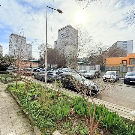 Lazur  Cozy One-bed Flat In Apartment *