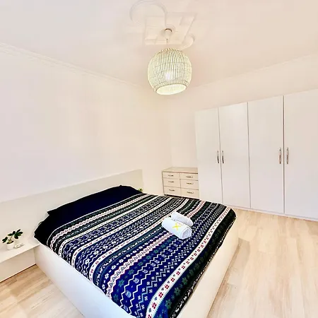 Lazur  Cozy One-bed Flat In Apartment Burgas City